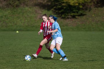 Bild 285 - wBJ TuS Tensfeld - SV Fortuna St. Juergen
